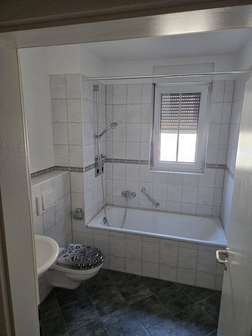 Pronájem bytu 3+1 85 m², Beelitzer Straße 39, Schwielowsee, Braniborsko Pronájem bytu 3+1 85 m², Beelitzer Straße 39, Schwielowsee, Braniborsko