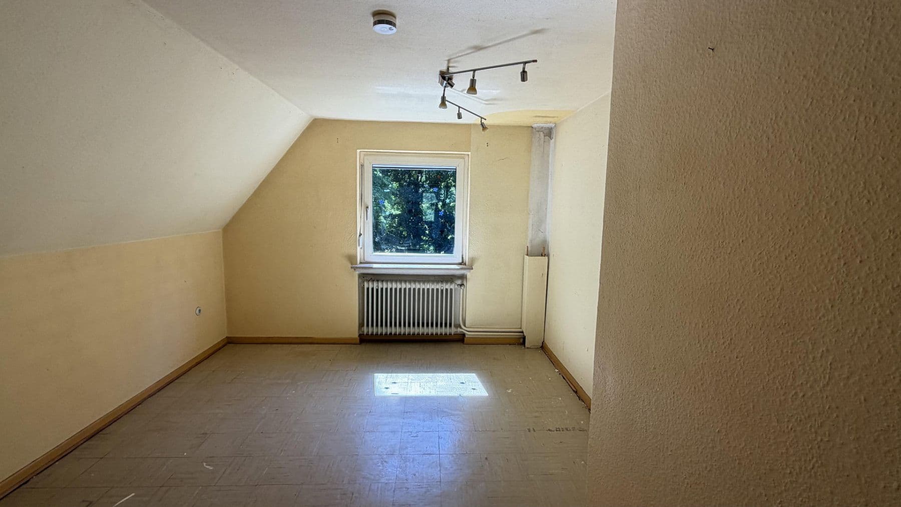 Prodej domu 94 m², pozemek 1.100 m², Roffhausener Landstraße 11c, Schortens, Dolní Sasko Prodej domu 94 m², pozemek 1.100 m², Roffhausener Landstraße 11c, Schortens, Dolní Sasko