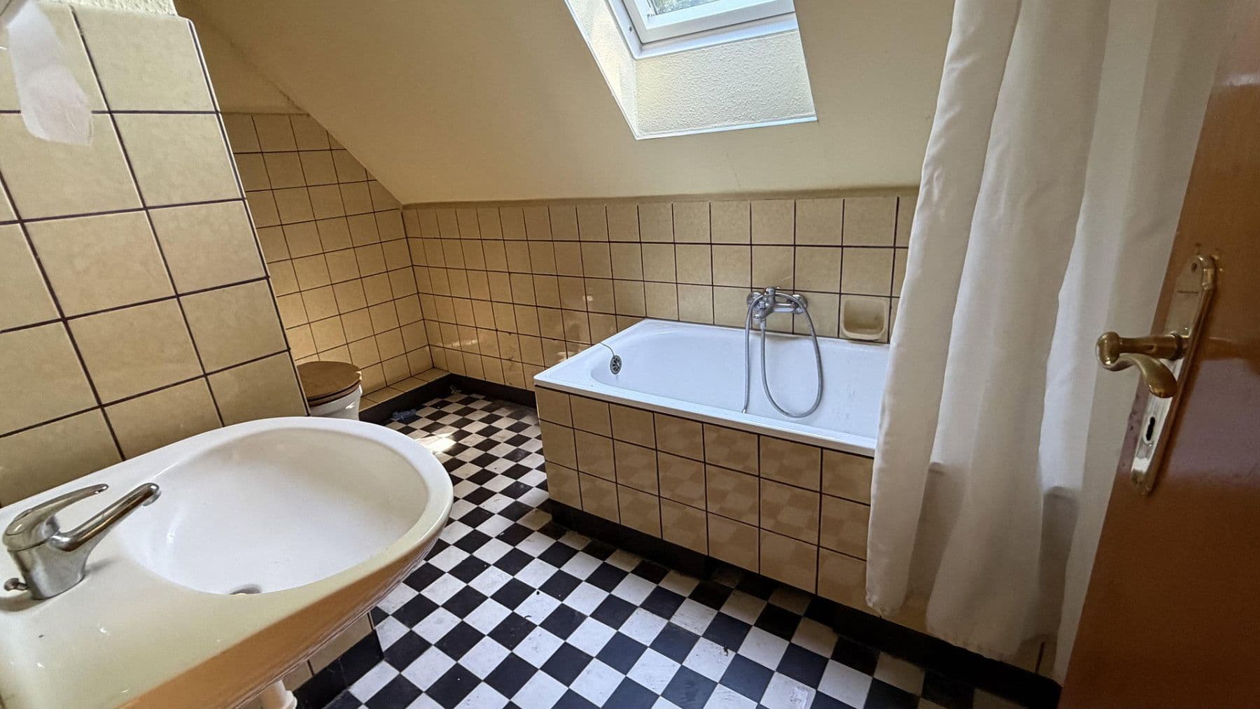 Prodej domu 94 m², pozemek 1.100 m², Roffhausener Landstraße 11c, Schortens, Dolní Sasko Prodej domu 94 m², pozemek 1.100 m², Roffhausener Landstraße 11c, Schortens, Dolní Sasko