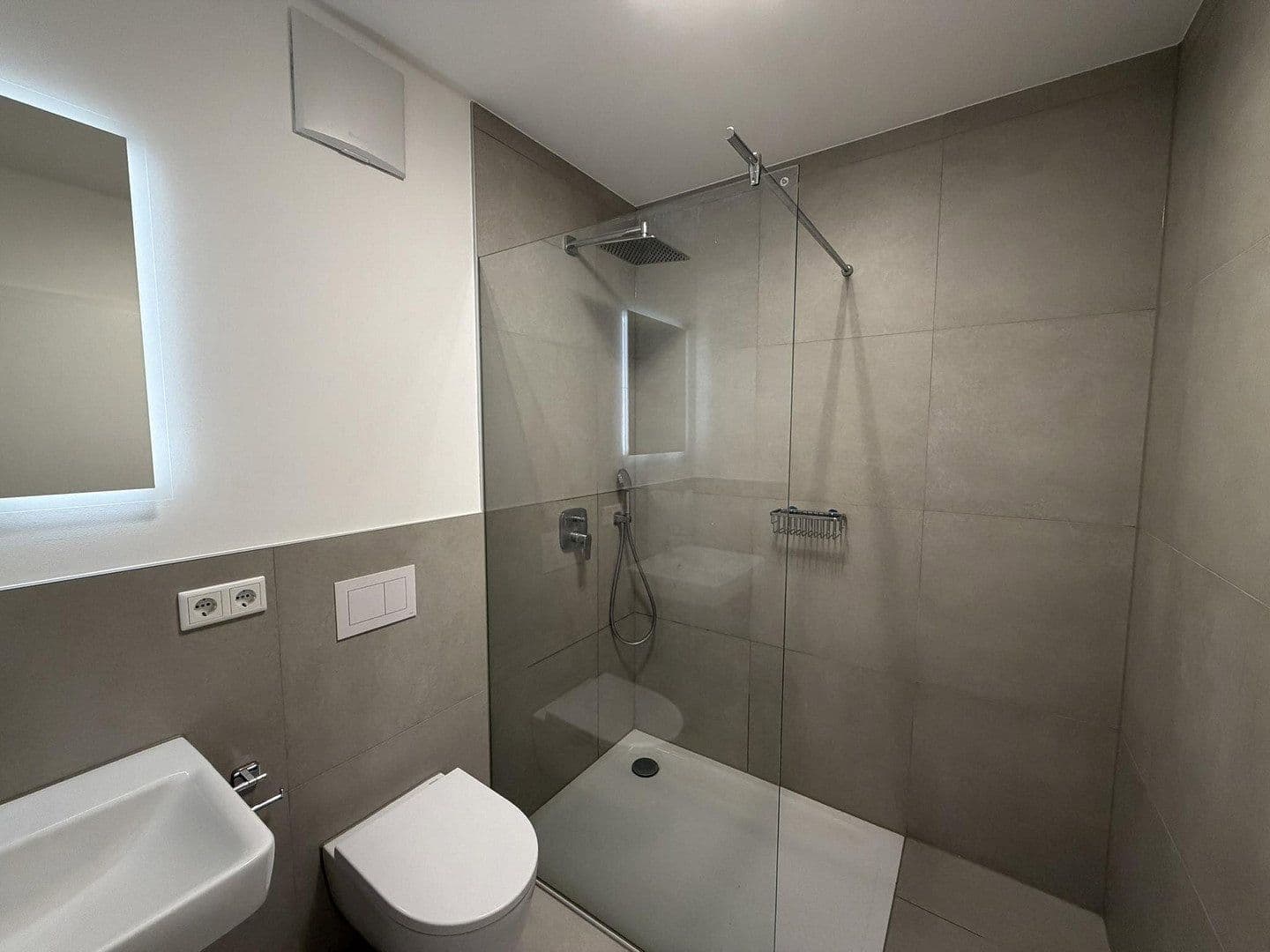 Prodej bytu 2+1 55 m², Am Quirinusbrunnen 10, Bonn, Severní Porýní-Vestfálsko Prodej bytu 2+1 55 m², Am Quirinusbrunnen 10, Bonn, Severní Porýní-Vestfálsko
