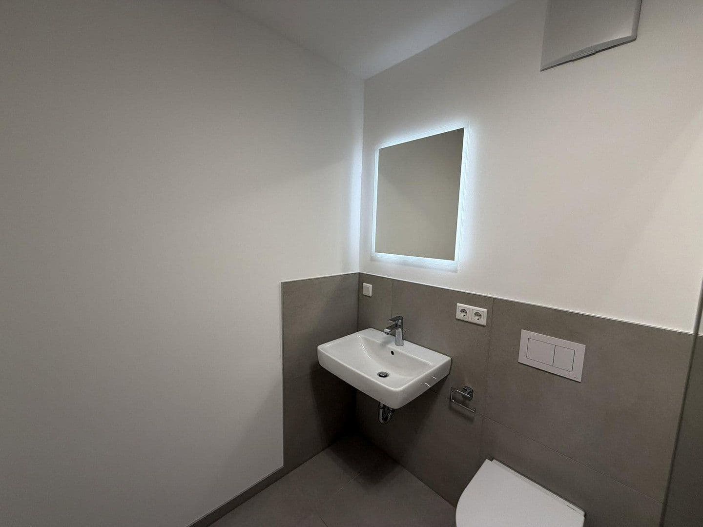 Prodej bytu 2+1 55 m², Am Quirinusbrunnen 10, Bonn, Severní Porýní-Vestfálsko Prodej bytu 2+1 55 m², Am Quirinusbrunnen 10, Bonn, Severní Porýní-Vestfálsko