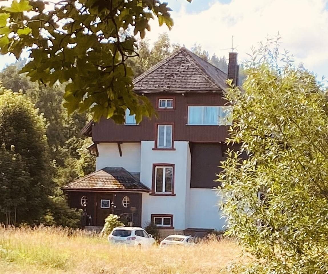 Prodej domu 576 m², pozemek 1.332 m², Hinterzarten, Bádensko-Württembersko Prodej domu 576 m², pozemek 1.332 m², Hinterzarten, Bádensko-Württembersko