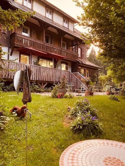 Prodej domu 576 m², pozemek 1.332 m², Hinterzarten, Bádensko-Württembersko Prodej domu 576 m², pozemek 1.332 m², Hinterzarten, Bádensko-Württembersko