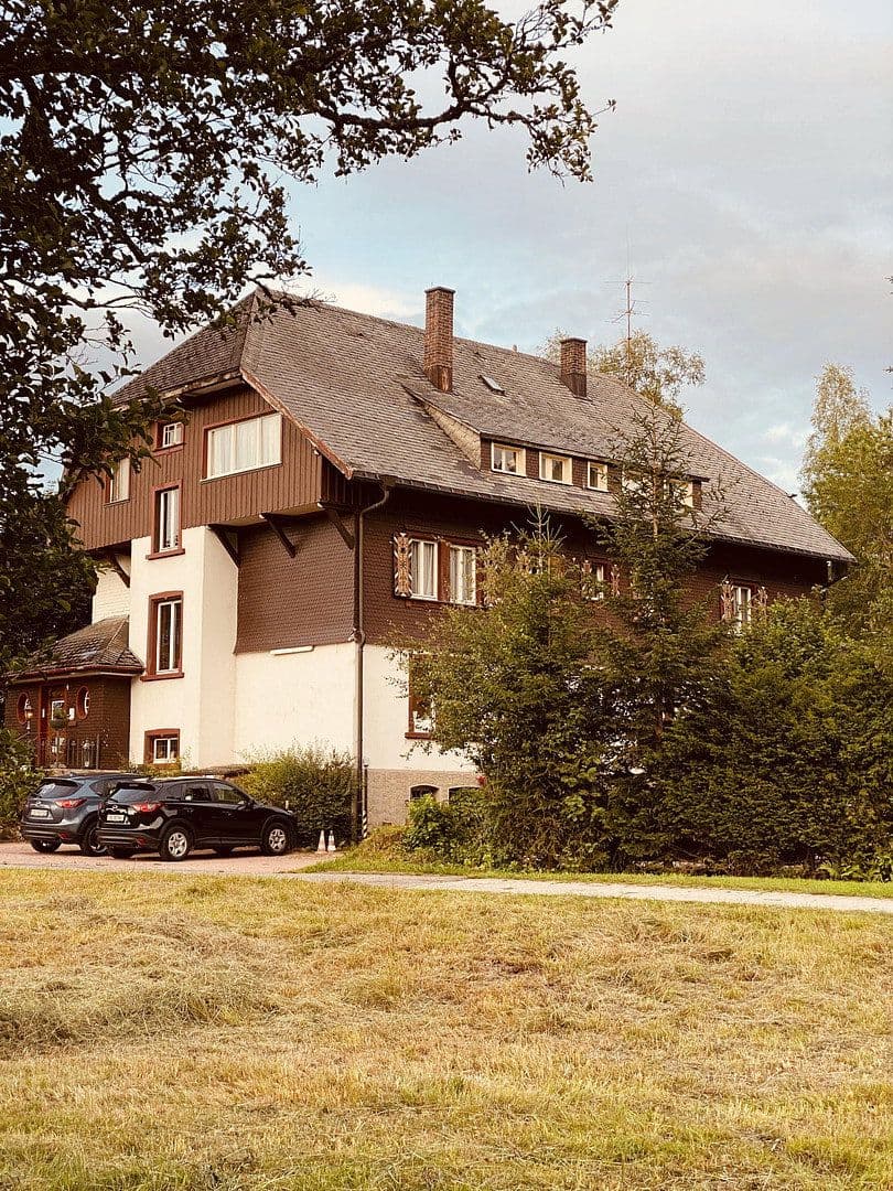 Prodej domu 576 m², pozemek 1.332 m², Hinterzarten, Bádensko-Württembersko Prodej domu 576 m², pozemek 1.332 m², Hinterzarten, Bádensko-Württembersko