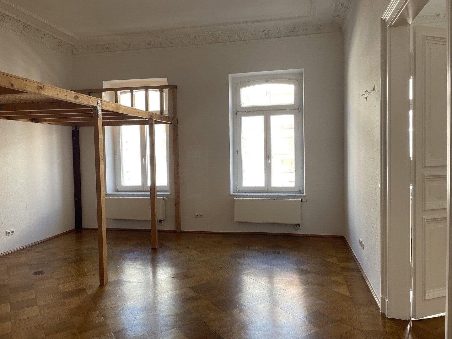Pronájem bytu 5+1 200 m², Dufourstrasse 4, Leipzig, Sasko Pronájem bytu 5+1 200 m², Dufourstrasse 4, Leipzig, Sasko