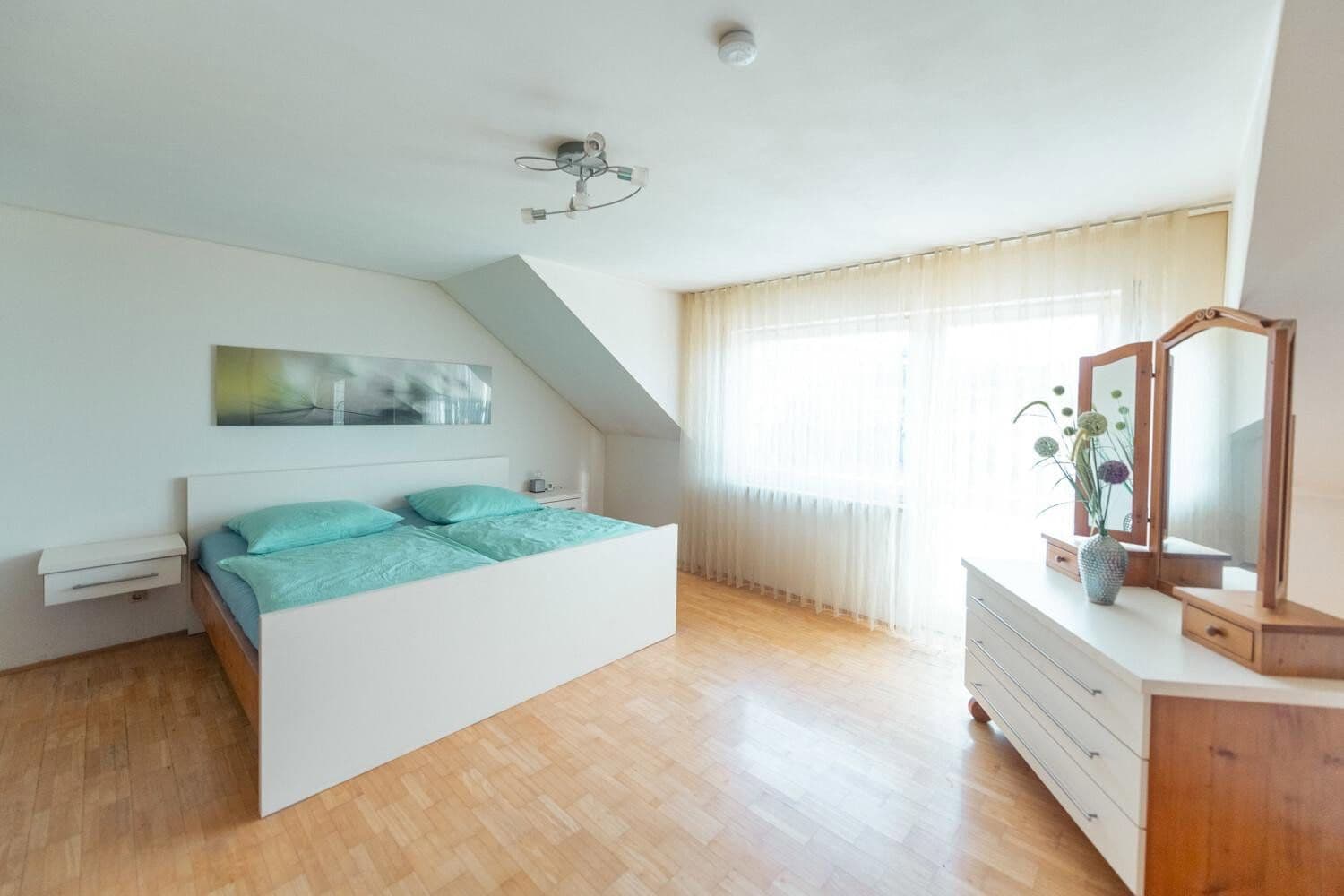 Pronájem domu 130 m², pozemek 151 m², Neumarkt in der Oberpfalz, Bavorsko Pronájem domu 130 m², pozemek 151 m², Neumarkt in der Oberpfalz, Bavorsko
