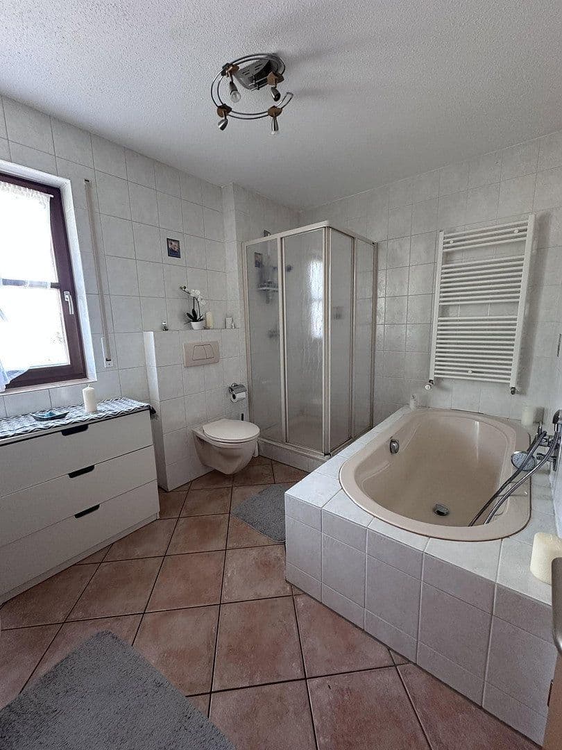 Prodej domu 226 m², pozemek 378 m², Hofolding, Bavorsko Prodej domu 226 m², pozemek 378 m², Hofolding, Bavorsko
