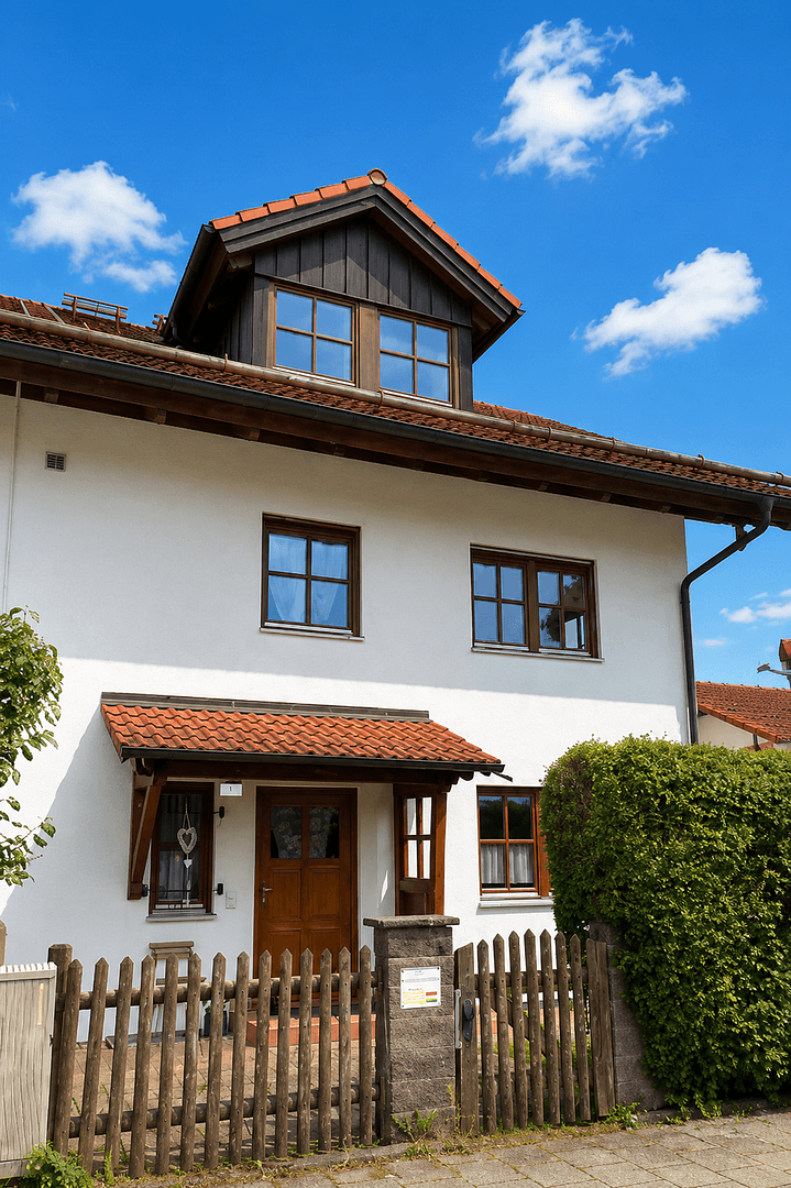 Prodej domu 226 m², pozemek 378 m², Hofolding, Bavorsko Prodej domu 226 m², pozemek 378 m², Hofolding, Bavorsko