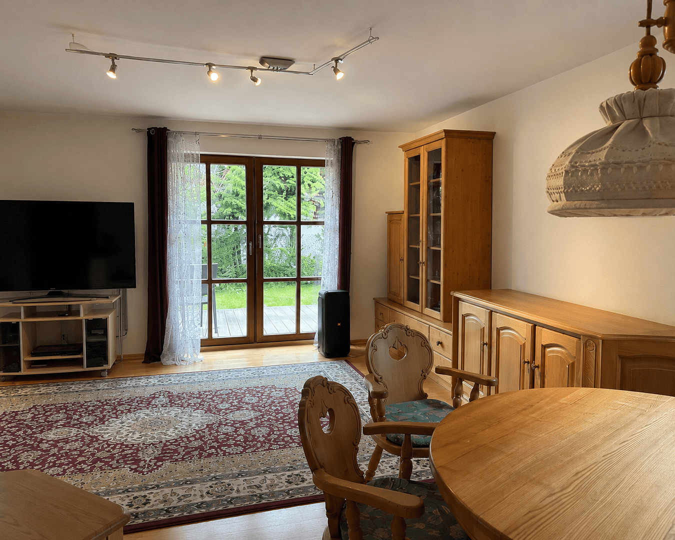 Prodej domu 226 m², pozemek 378 m², Hofolding, Bavorsko Prodej domu 226 m², pozemek 378 m², Hofolding, Bavorsko