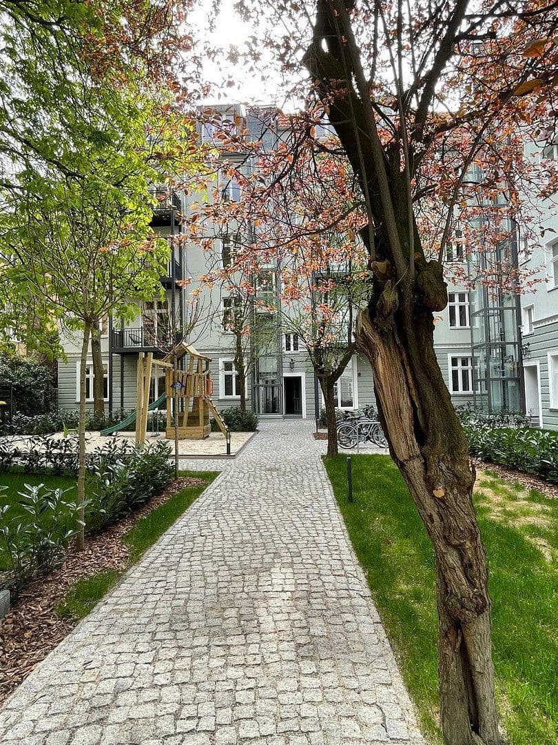 Pronájem bytu 3+1 86 m², Schloßstr. 69, Berlin, Berlín Pronájem bytu 3+1 86 m², Schloßstr. 69, Berlin, Berlín