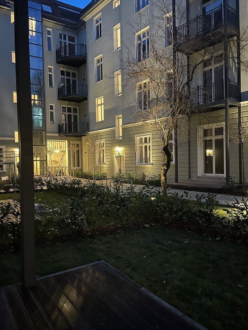 Pronájem bytu 3+1 86 m², Schloßstr. 69, Berlin, Berlín Pronájem bytu 3+1 86 m², Schloßstr. 69, Berlin, Berlín