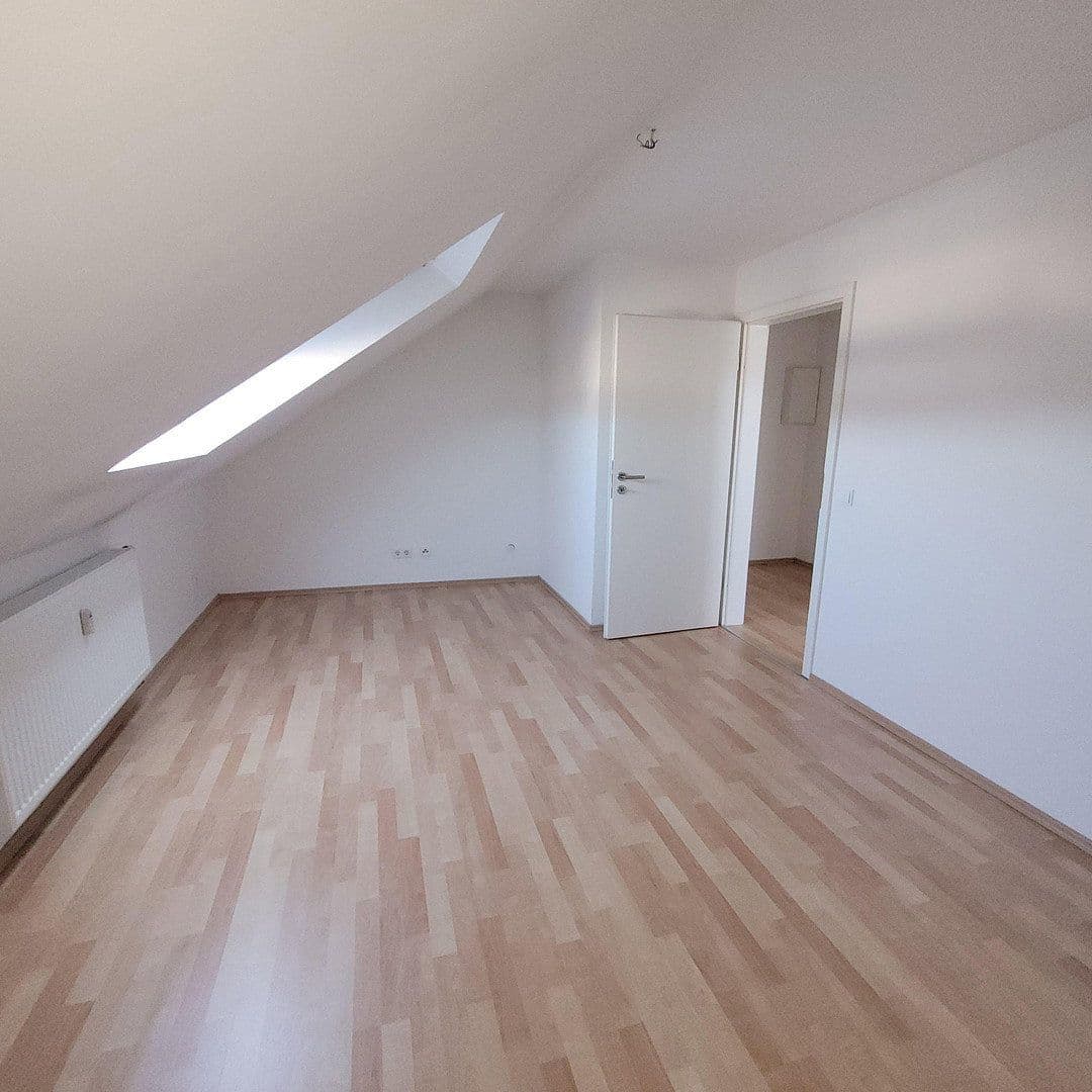 Pronájem bytu 1+kk 43 m², Bergisch Gladbach, Severní Porýní-Vestfálsko Pronájem bytu 1+kk 43 m², Bergisch Gladbach, Severní Porýní-Vestfálsko