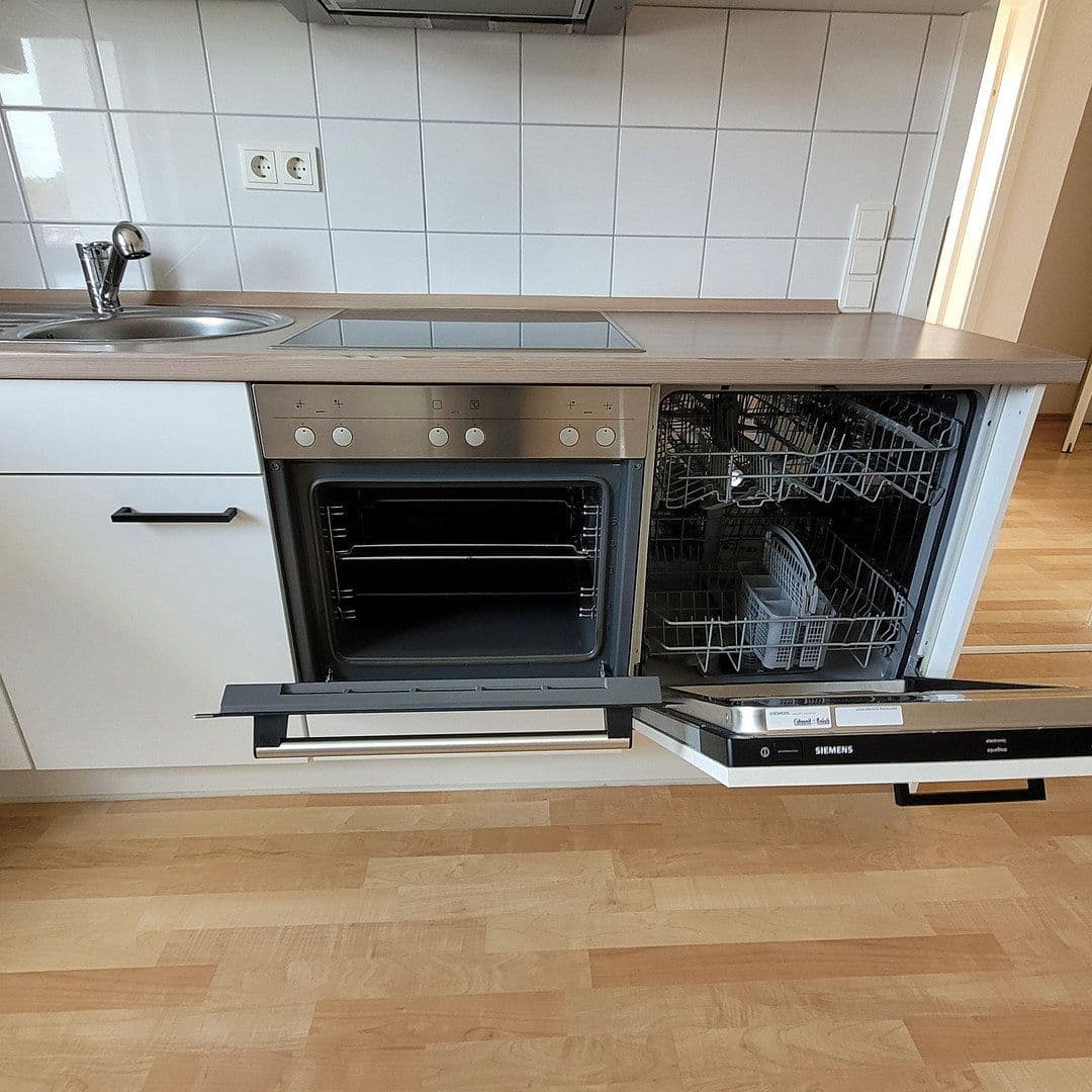 Pronájem bytu 1+kk 43 m², Bergisch Gladbach, Severní Porýní-Vestfálsko Pronájem bytu 1+kk 43 m², Bergisch Gladbach, Severní Porýní-Vestfálsko