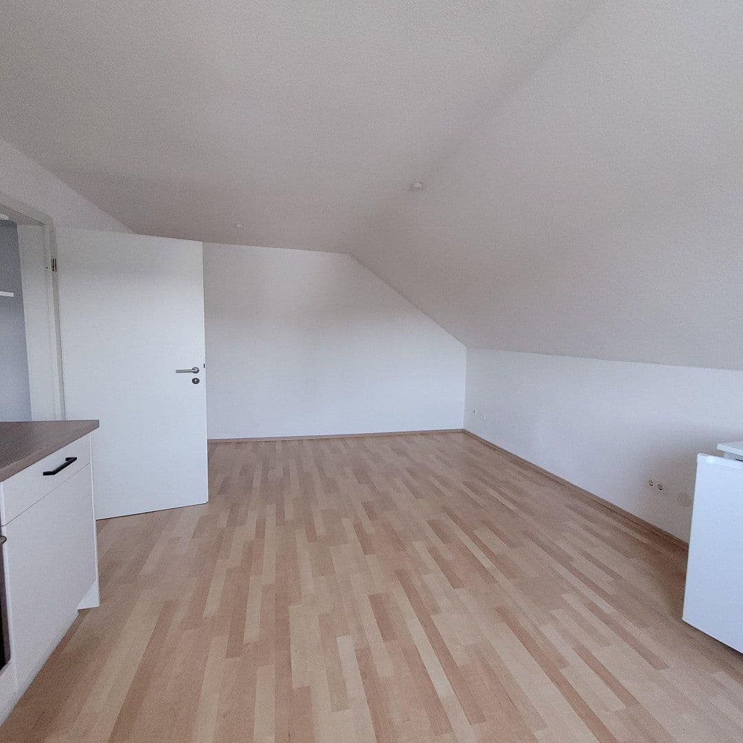 Pronájem bytu 1+kk 43 m², Bergisch Gladbach, Severní Porýní-Vestfálsko Pronájem bytu 1+kk 43 m², Bergisch Gladbach, Severní Porýní-Vestfálsko