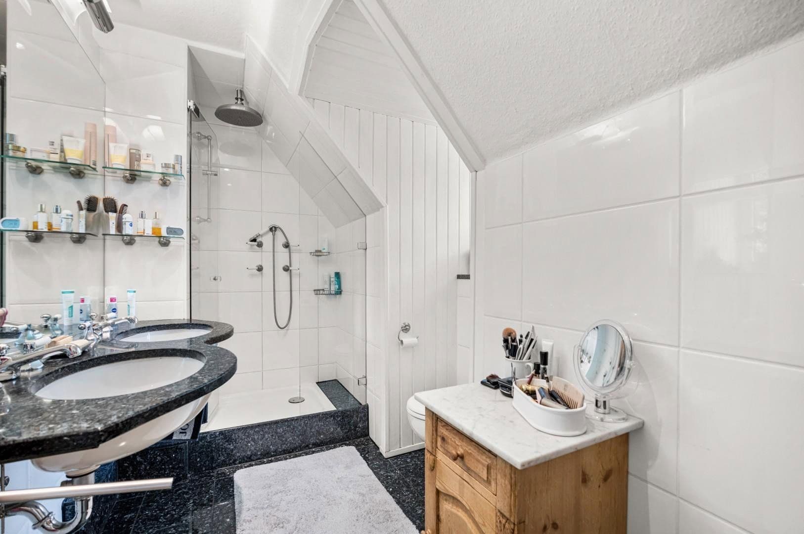 Prodej domu 170 m², pozemek 984 m², Hannover, Dolní Sasko Prodej domu 170 m², pozemek 984 m², Hannover, Dolní Sasko