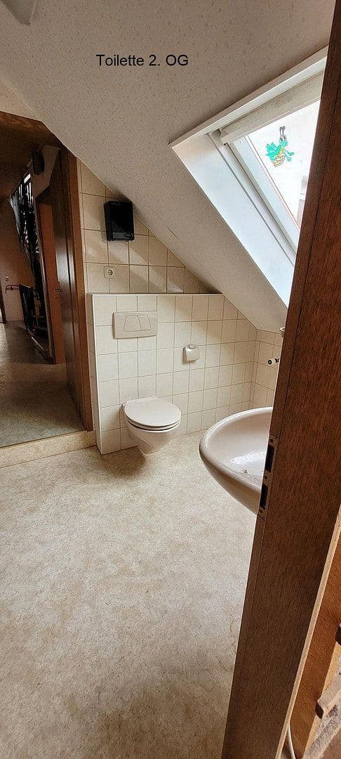 Prodej domu 230 m², pozemek 140 m², Eibelstadt, Bavorsko Prodej domu 230 m², pozemek 140 m², Eibelstadt, Bavorsko