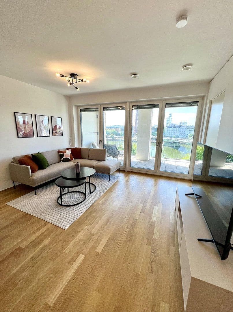 Pronájem bytu 2+1 79 m², Oskar-von-Miller-Str. 12, Frankfurt, Hessen Pronájem bytu 2+1 79 m², Oskar-von-Miller-Str. 12, Frankfurt, Hessen