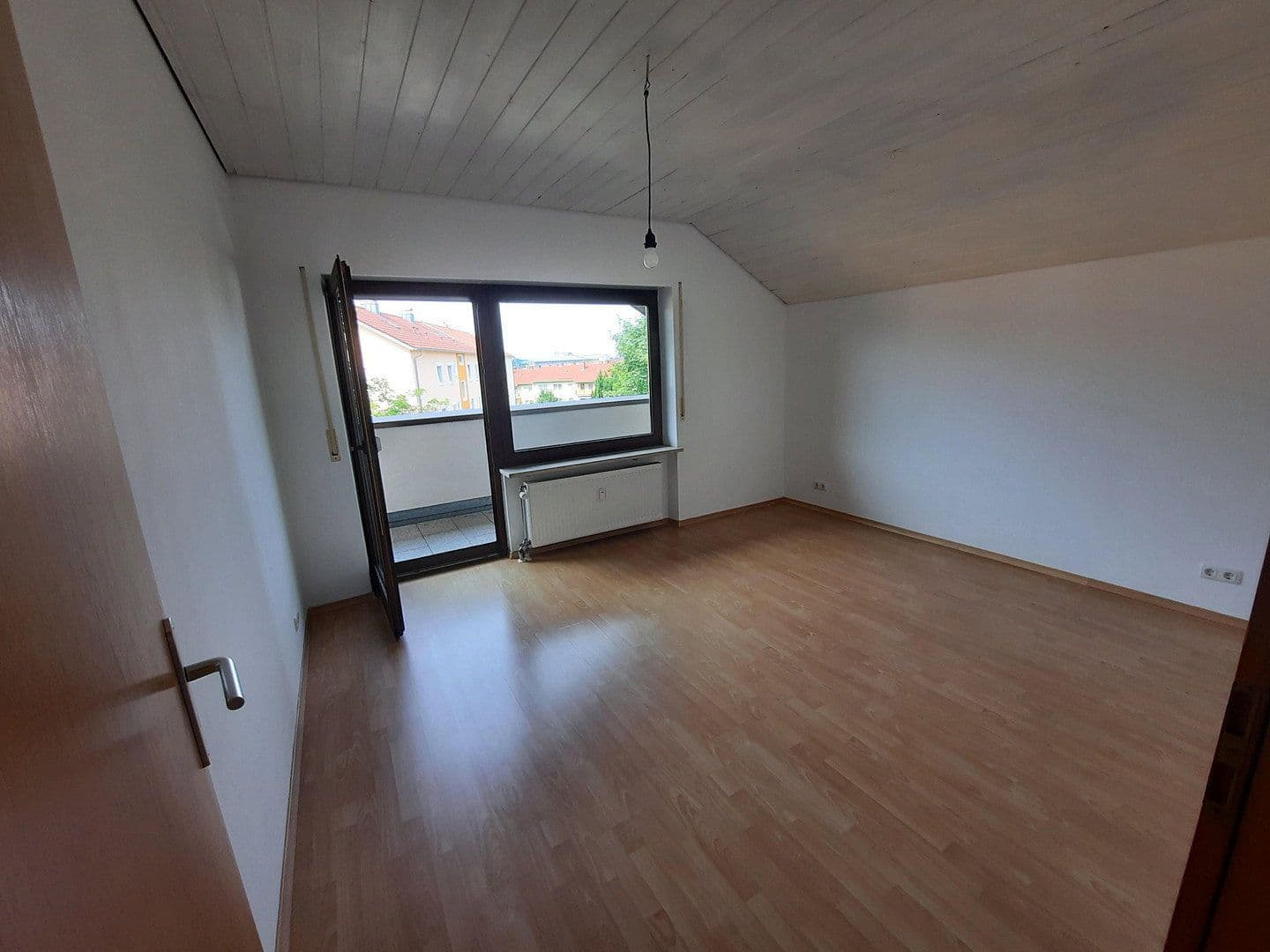Prodej bytu 3+1 84 m², Finkensteiner Str. 4, Traunreut, Bavorsko Prodej bytu 3+1 84 m², Finkensteiner Str. 4, Traunreut, Bavorsko