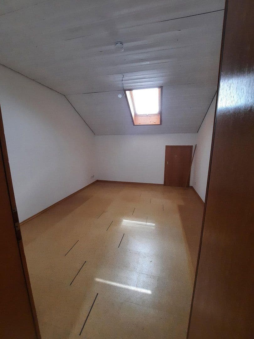 Prodej bytu 3+1 84 m², Finkensteiner Str. 4, Traunreut, Bavorsko Prodej bytu 3+1 84 m², Finkensteiner Str. 4, Traunreut, Bavorsko