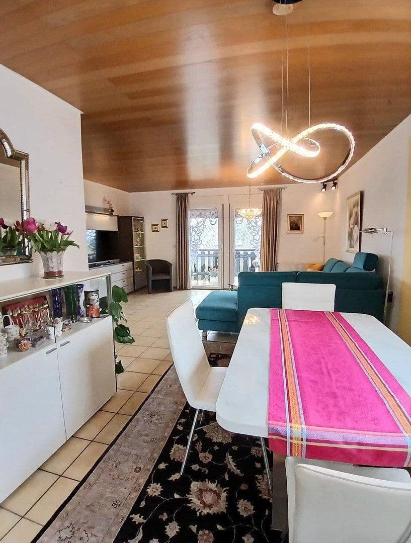 Prodej domu 180 m², pozemek 628 m², Gusenburg, Porýní-Falc Prodej domu 180 m², pozemek 628 m², Gusenburg, Porýní-Falc