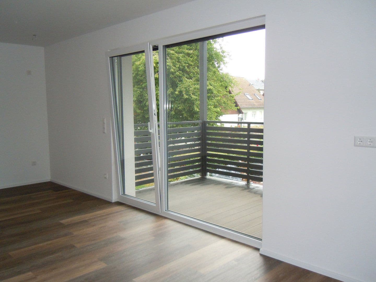 Pronájem bytu 3+1 84 m², Lilienstraße 4, Willstätt, Bádensko-Württembersko Pronájem bytu 3+1 84 m², Lilienstraße 4, Willstätt, Bádensko-Württembersko