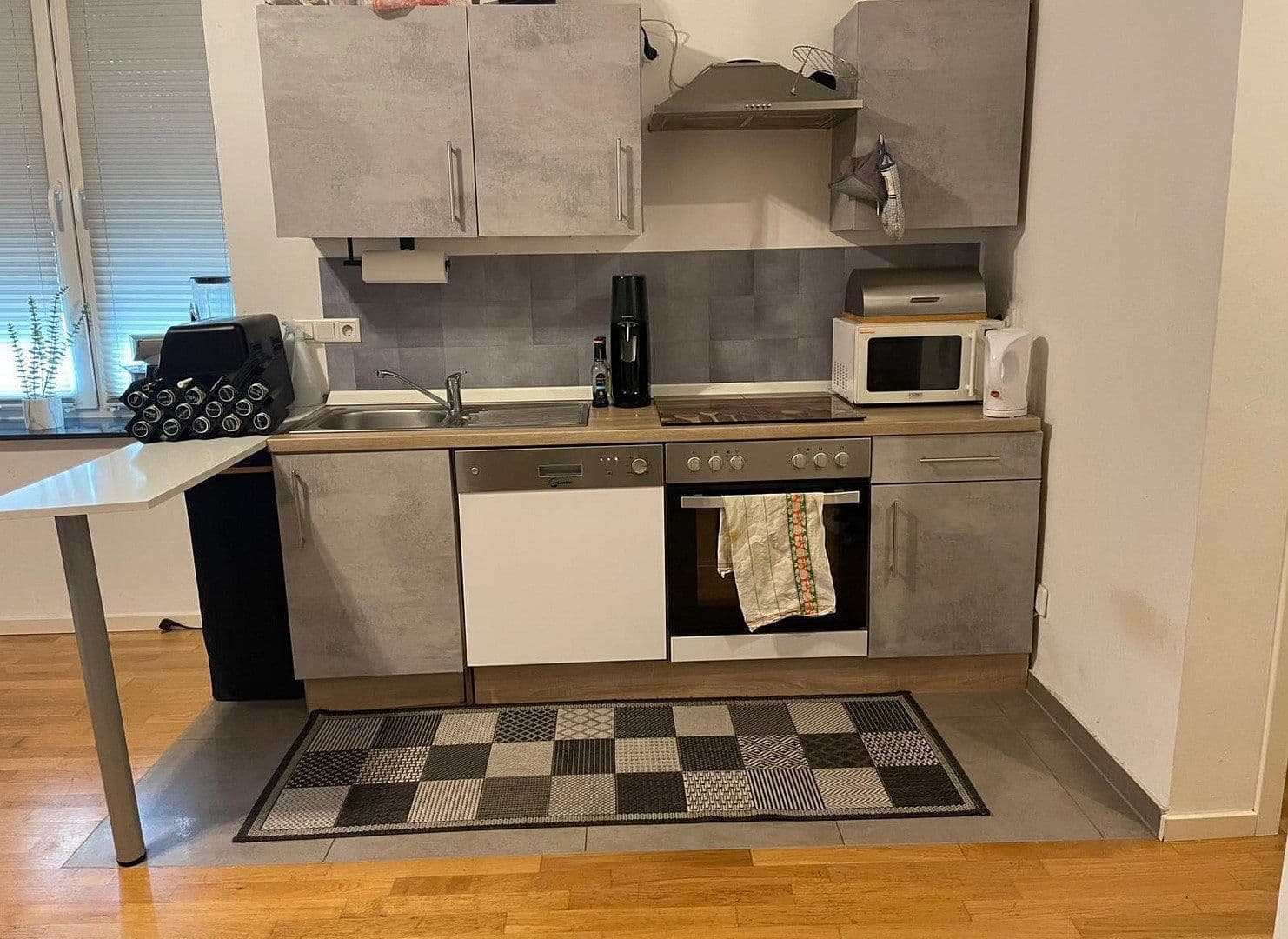 Pronájem bytu 2+1 39 m², Neusser Straße 263, Mönchengladbach, Severní Porýní-Vestfálsko Pronájem bytu 2+1 39 m², Neusser Straße 263, Mönchengladbach, Severní Porýní-Vestfálsko