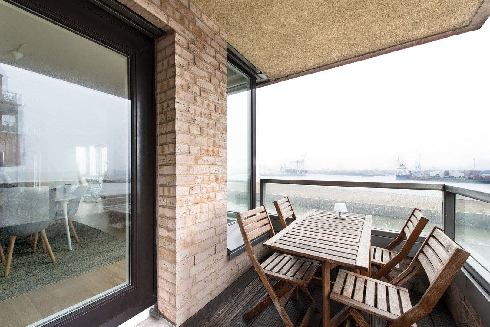 Pronájem bytu 4+1 155 m², Am Kaiserkai 35, Hamburg, Hamburg Pronájem bytu 4+1 155 m², Am Kaiserkai 35, Hamburg, Hamburg