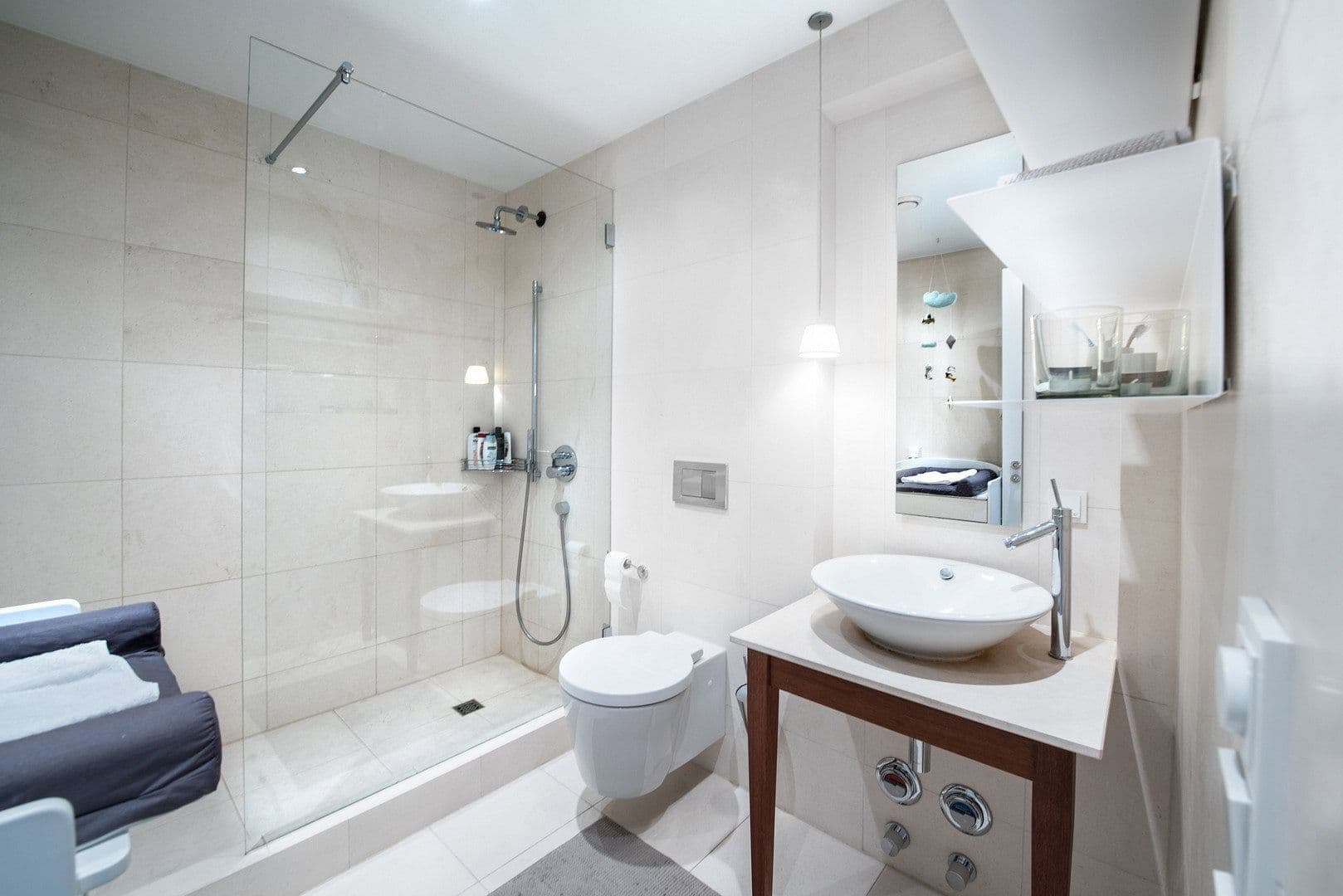 Pronájem bytu 4+1 155 m², Am Kaiserkai 35, Hamburg, Hamburg Pronájem bytu 4+1 155 m², Am Kaiserkai 35, Hamburg, Hamburg