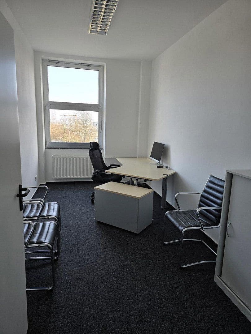 Pronájem kanceláře 2.000 m², Nagold, Bádensko-Württembersko Pronájem kanceláře 2.000 m², Nagold, Bádensko-Württembersko