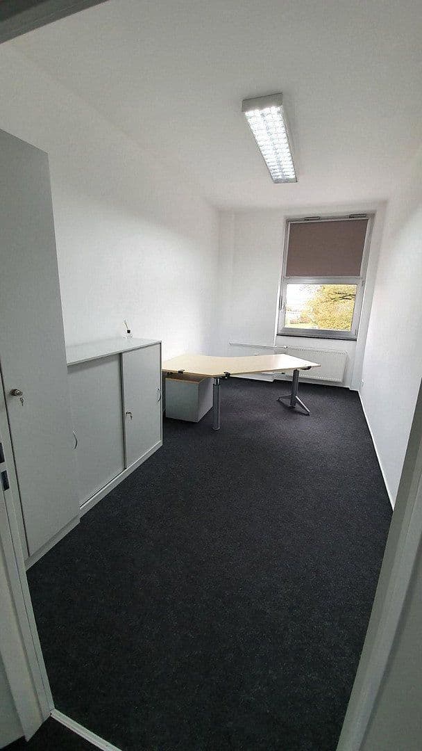 Pronájem kanceláře 2.000 m², Nagold, Bádensko-Württembersko Pronájem kanceláře 2.000 m², Nagold, Bádensko-Württembersko