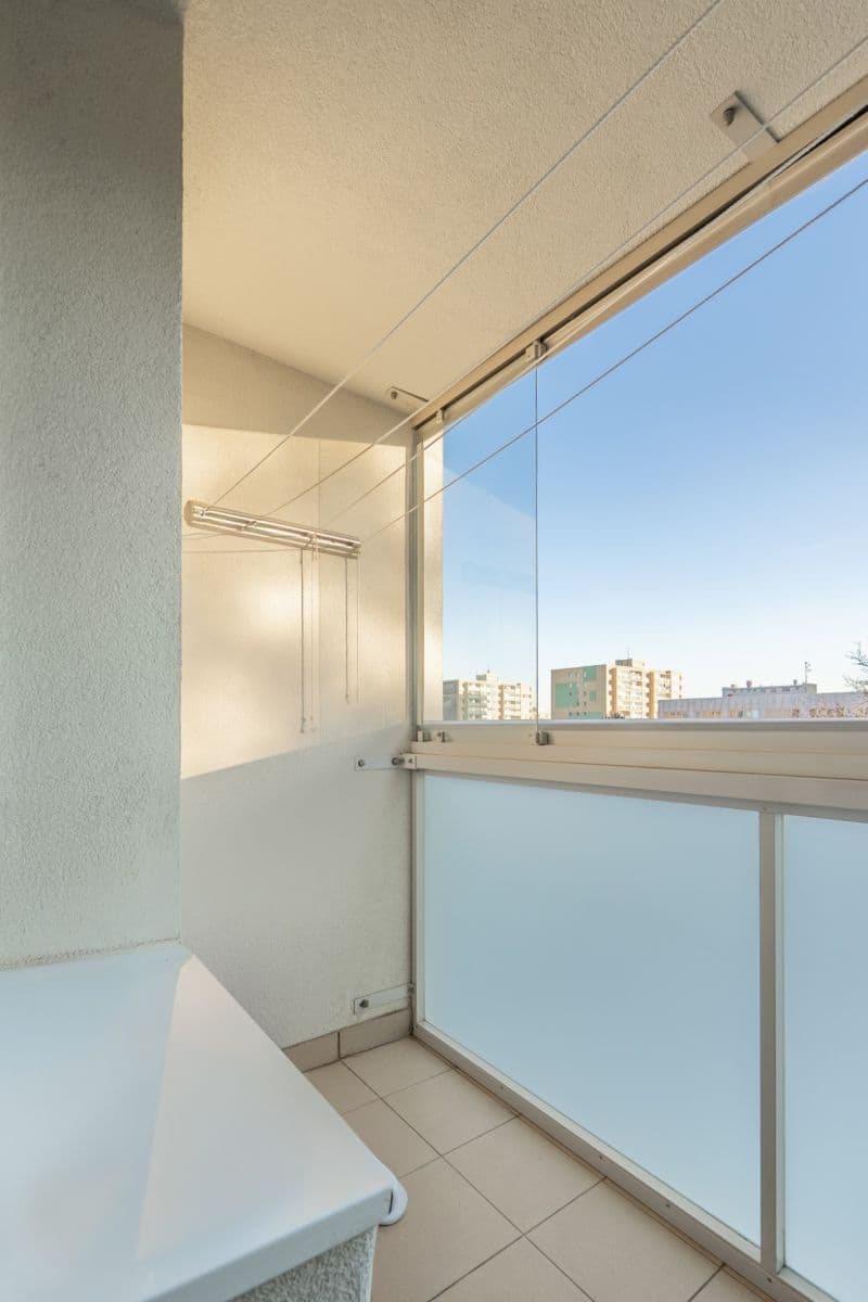 Pronájem bytu 3+1 70 m², V Jezírkách, Praha, Praha Pronájem bytu 3+1 70 m², V Jezírkách, Praha, Praha