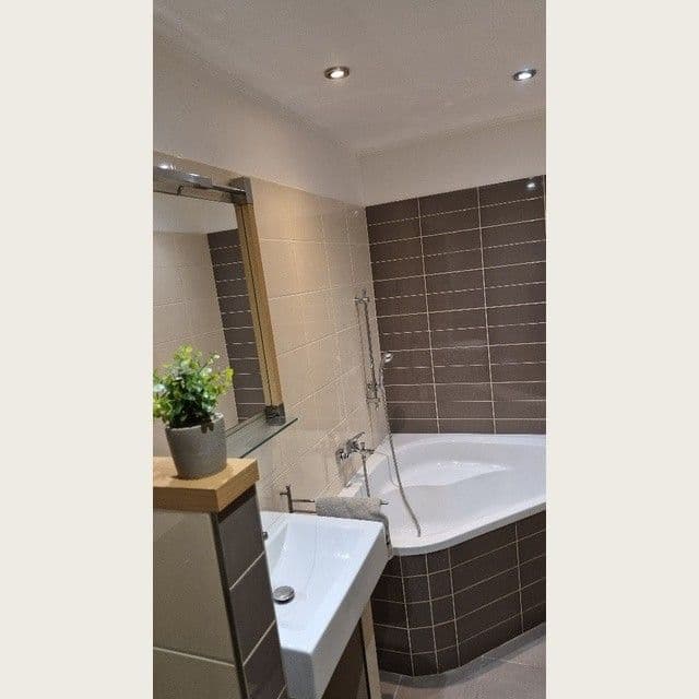 Pronájem bytu 2+1 56 m², náměstí 17. listopadu, Přelouč, Pardubický kraj Pronájem bytu 2+1 56 m², náměstí 17. listopadu, Přelouč, Pardubický kraj