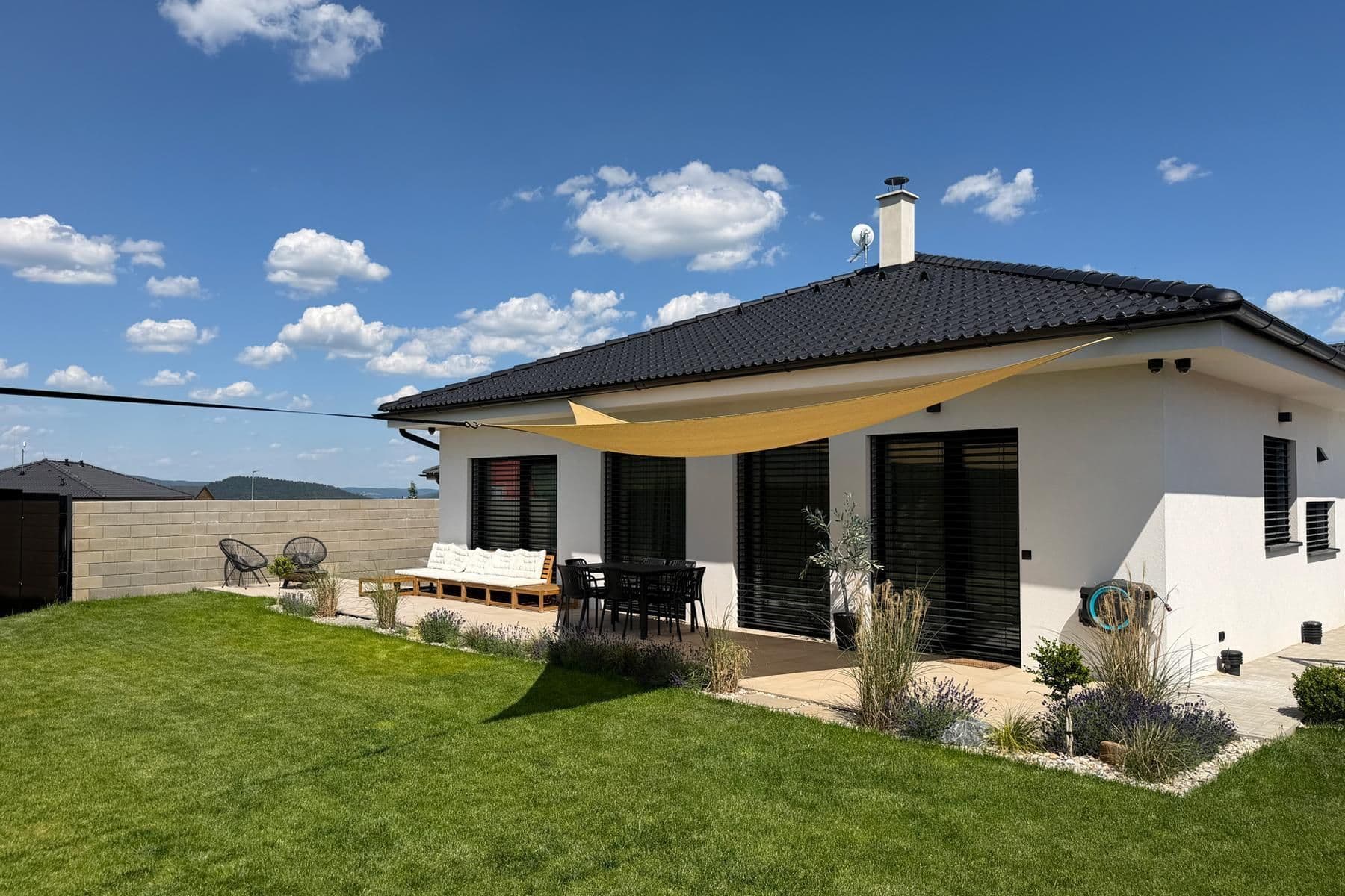 Prodej domu 144 m², pozemek 483 m², Bavoryně, Středočeský kraj Prodej domu 144 m², pozemek 483 m², Bavoryně, Středočeský kraj