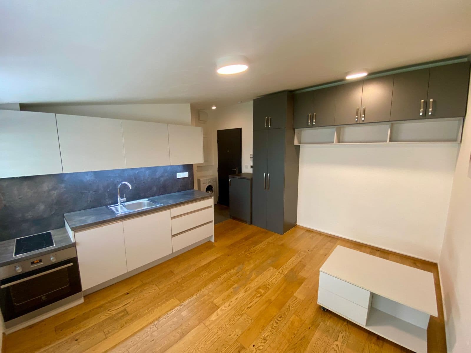 Pronájem bytu 1+kk 19 m², Ondráčkova, Brno, Jihomoravský kraj Pronájem bytu 1+kk 19 m², Ondráčkova, Brno, Jihomoravský kraj