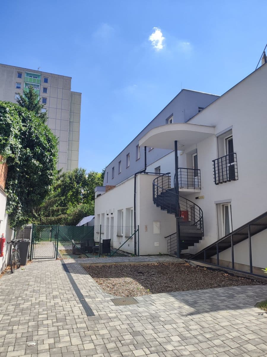 Prodej bytu 2+kk 50 m², Hronovická, Pardubice, Pardubický kraj Prodej bytu 2+kk 50 m², Hronovická, Pardubice, Pardubický kraj