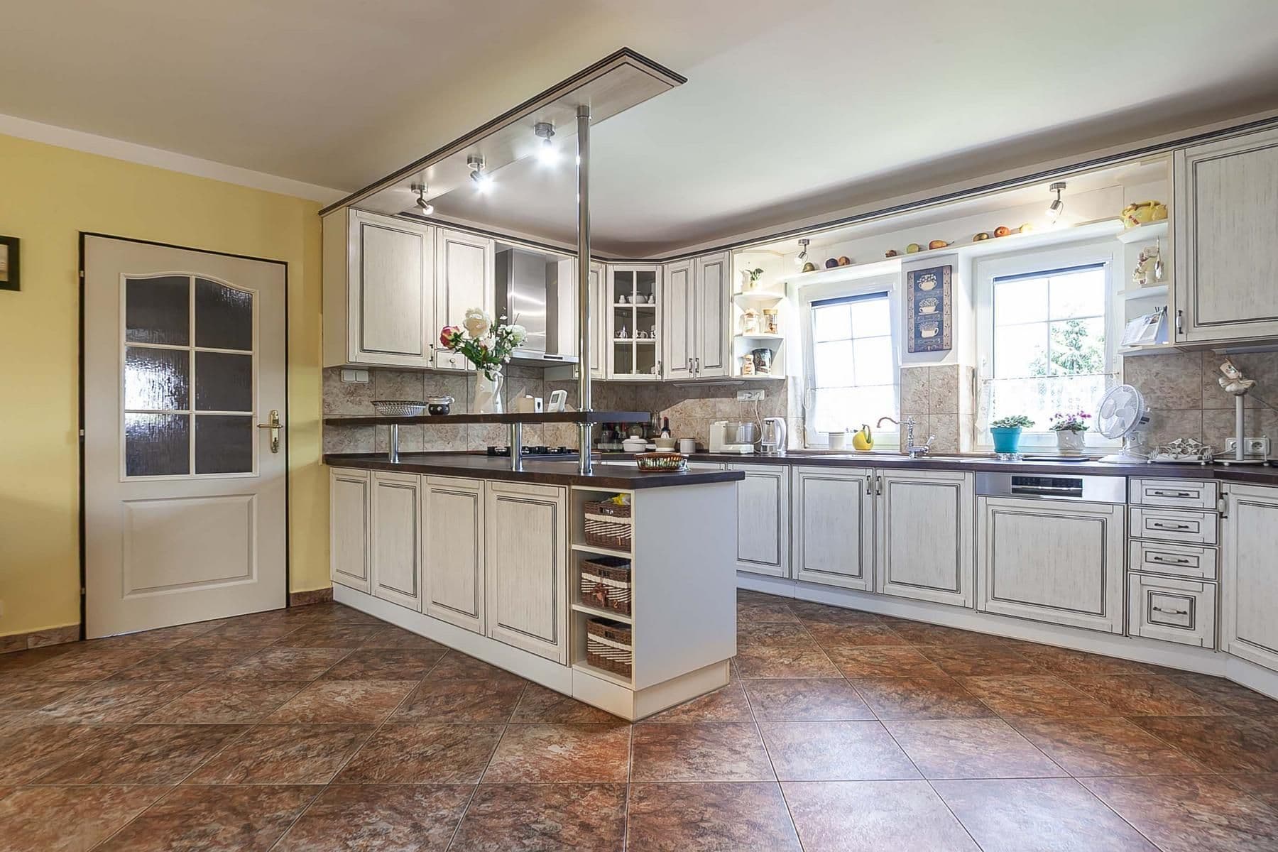Prodej domu 245 m², pozemek 773 m², Tymákov, Plzeňský kraj Prodej domu 245 m², pozemek 773 m², Tymákov, Plzeňský kraj