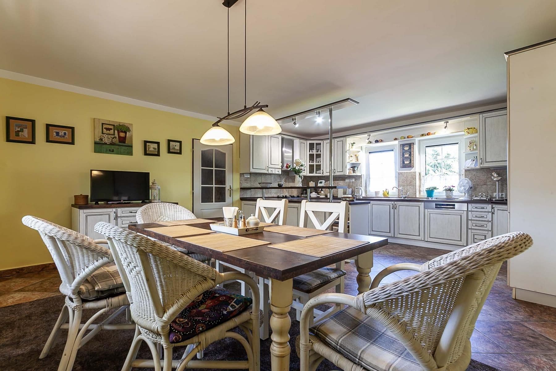 Prodej domu 245 m², pozemek 773 m², Tymákov, Plzeňský kraj Prodej domu 245 m², pozemek 773 m², Tymákov, Plzeňský kraj
