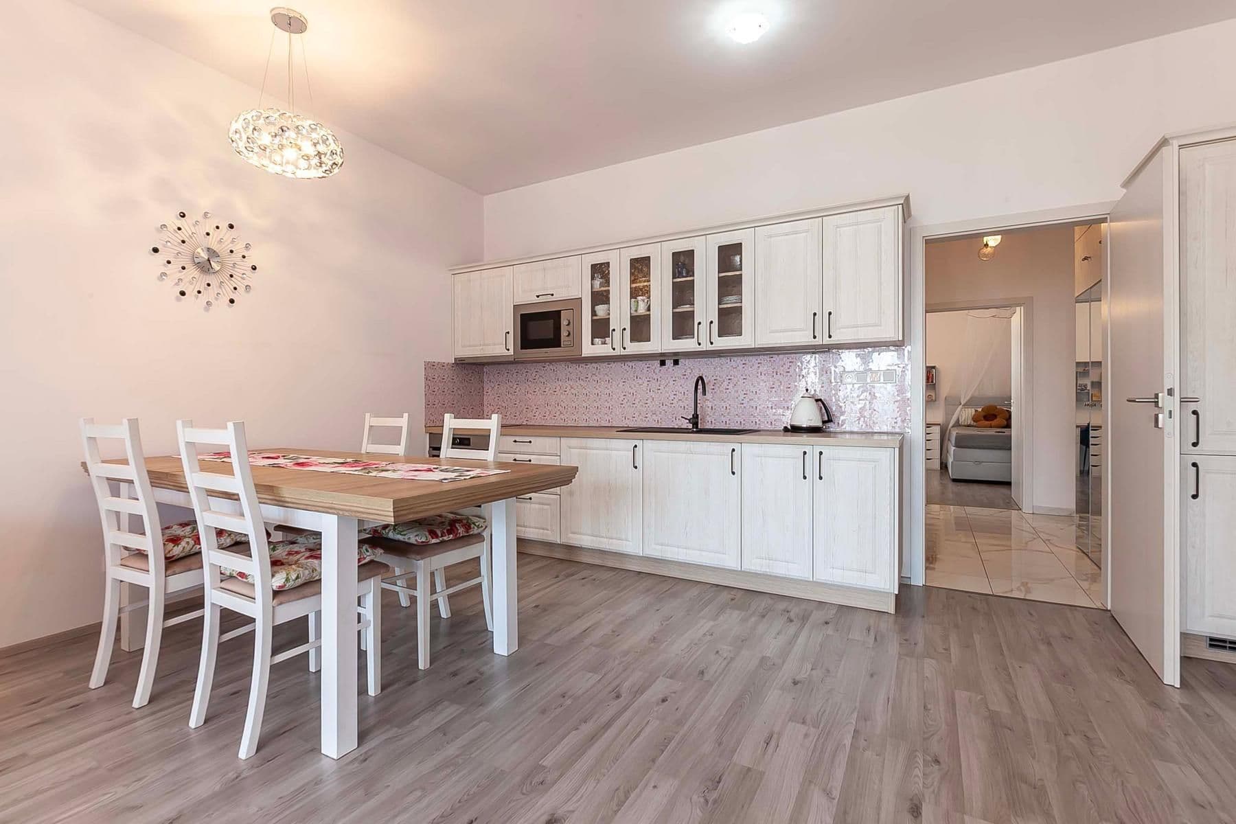 Prodej bytu 2+kk 77 m², Plzeň, Plzeňský kraj Prodej bytu 2+kk 77 m², Plzeň, Plzeňský kraj