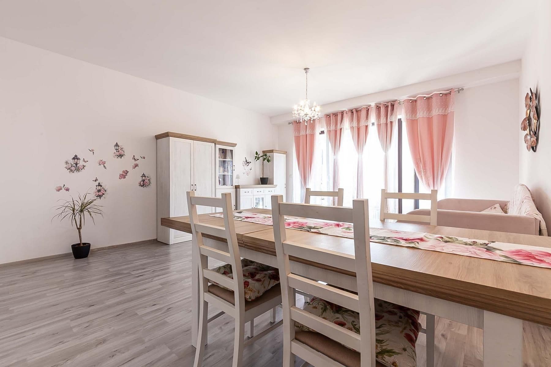 Prodej bytu 2+kk 77 m², Plzeň, Plzeňský kraj Prodej bytu 2+kk 77 m², Plzeň, Plzeňský kraj