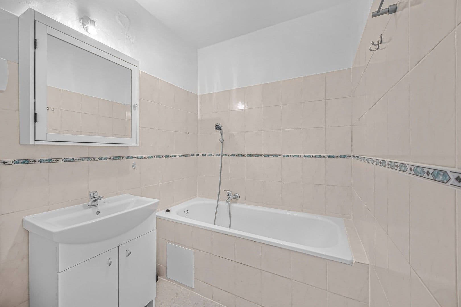 Pronájem bytu 2+kk 45 m², Mládeže, Praha, Praha Pronájem bytu 2+kk 45 m², Mládeže, Praha, Praha