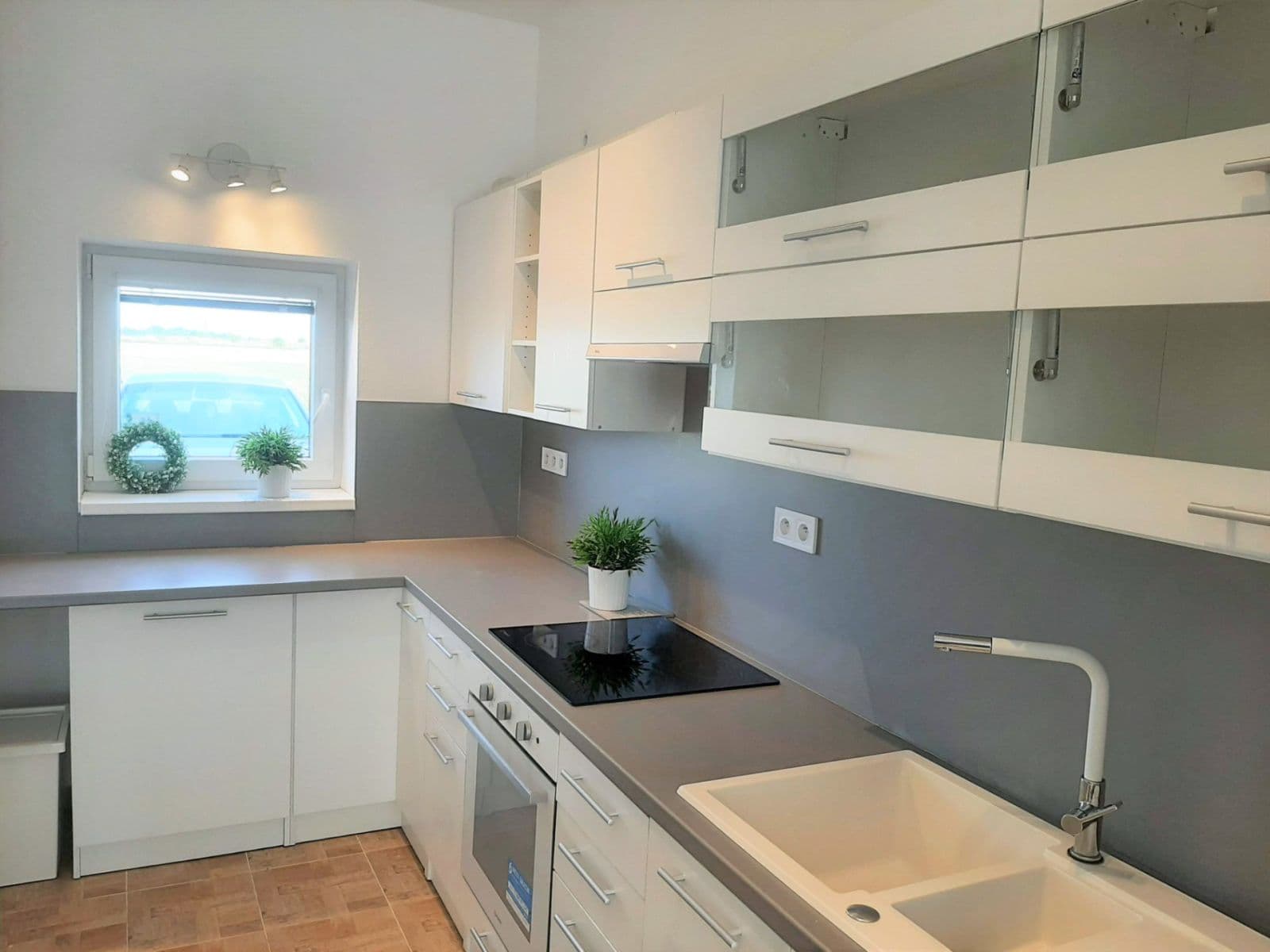Prodej bytu 4+kk 80 m², Smutného, Znojmo, Jihomoravský kraj Prodej bytu 4+kk 80 m², Smutného, Znojmo, Jihomoravský kraj