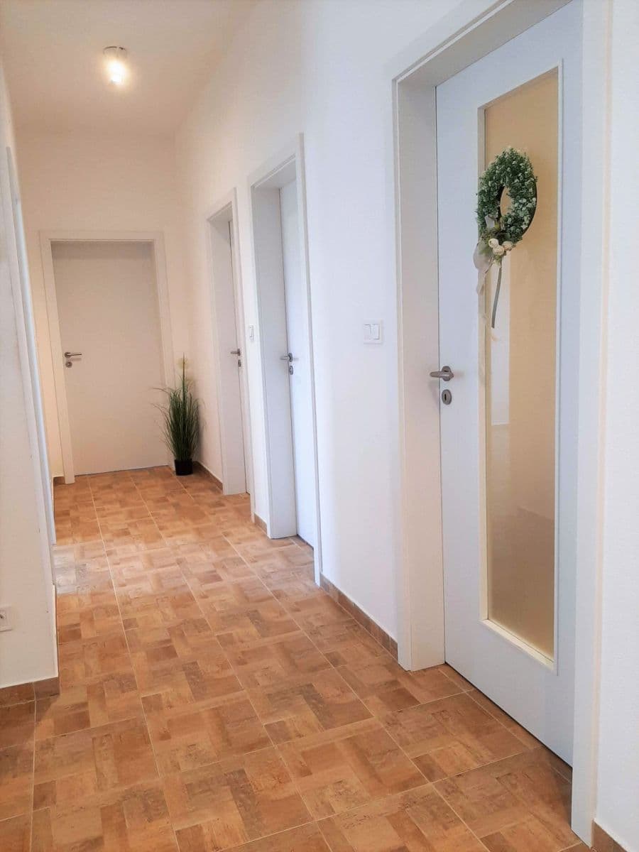 Prodej bytu 4+kk 80 m², Smutného, Znojmo, Jihomoravský kraj Prodej bytu 4+kk 80 m², Smutného, Znojmo, Jihomoravský kraj