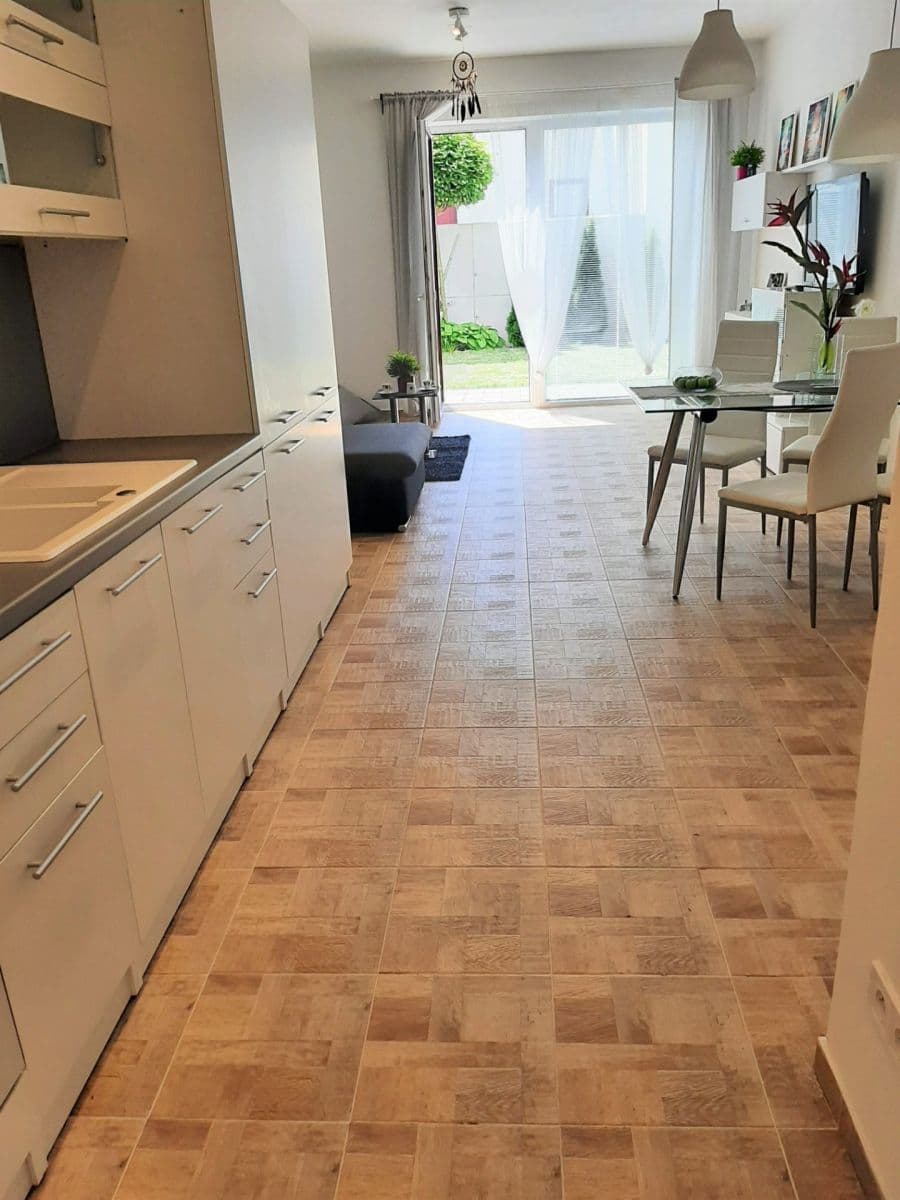 Prodej bytu 4+kk 80 m², Smutného, Znojmo, Jihomoravský kraj Prodej bytu 4+kk 80 m², Smutného, Znojmo, Jihomoravský kraj