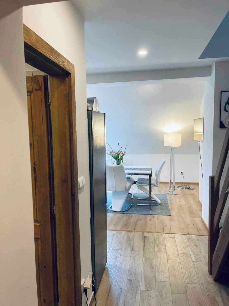 Pronájem bytu 2+kk 60 m², Ouvalova, Slaný, Středočeský kraj Pronájem bytu 2+kk 60 m², Ouvalova, Slaný, Středočeský kraj