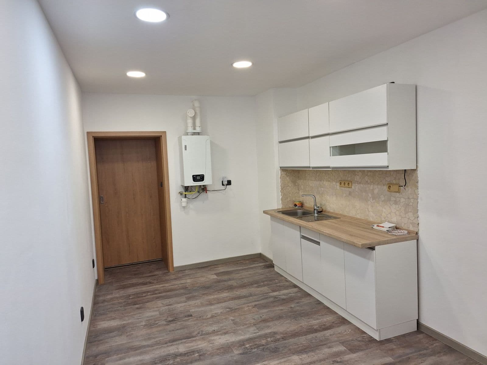 Prodej kanceláře 24 m², Tolstého, Jihlava, Kraj Vysočina Prodej kanceláře 24 m², Tolstého, Jihlava, Kraj Vysočina