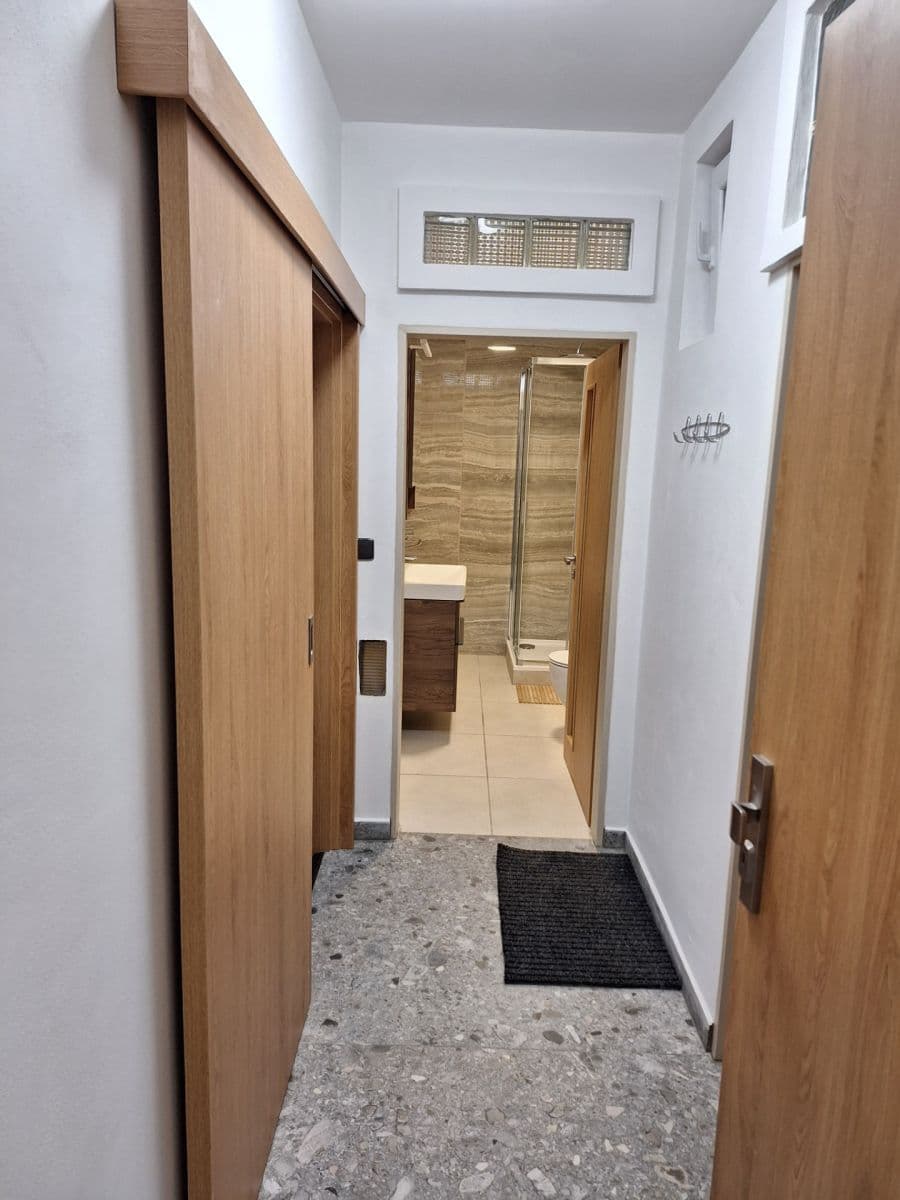 Prodej kanceláře 24 m², Tolstého, Jihlava, Kraj Vysočina Prodej kanceláře 24 m², Tolstého, Jihlava, Kraj Vysočina