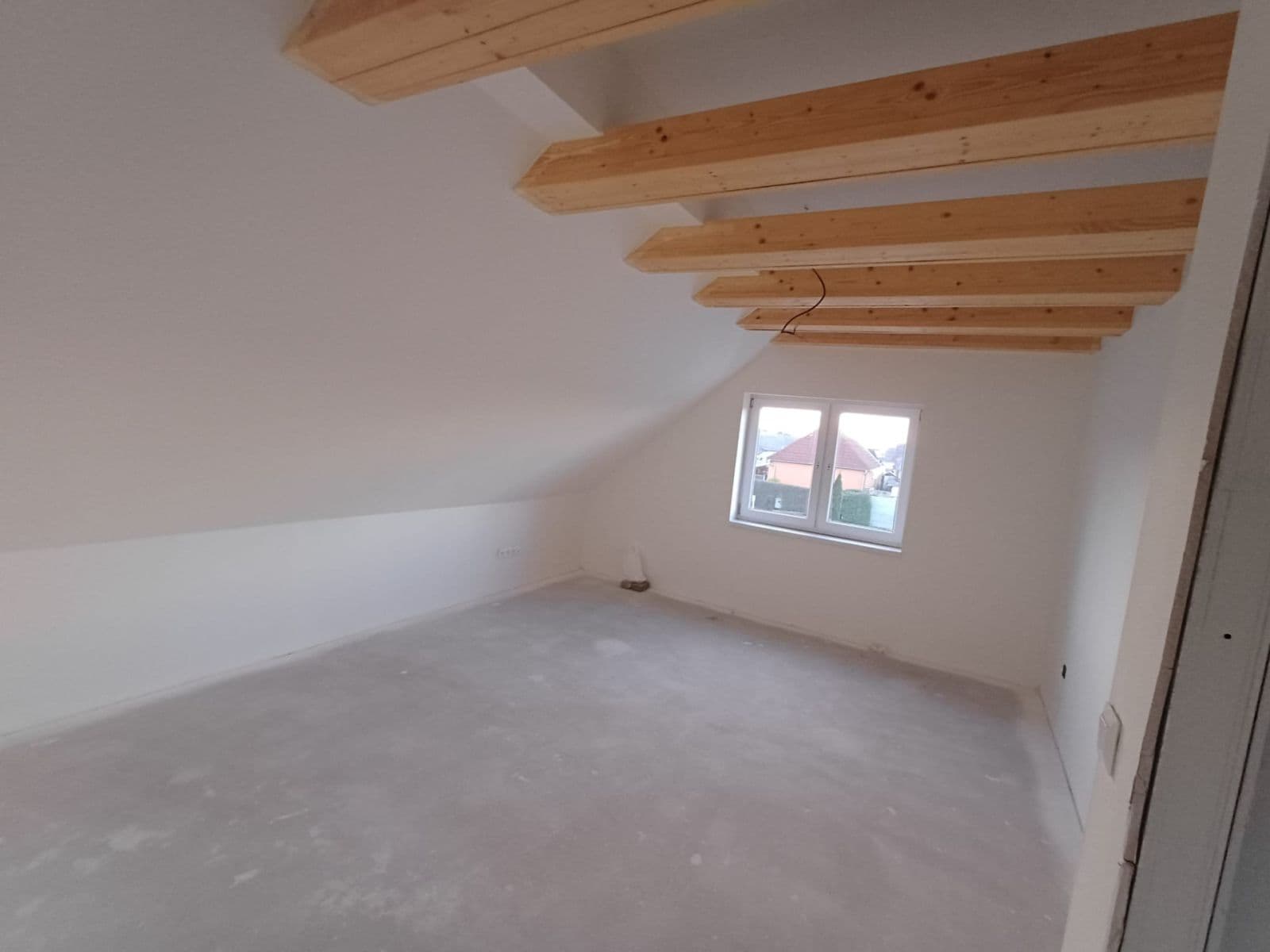 Prodej domu 174 m², pozemek 350 m², Šoporňa, Trnavský kraj Prodej domu 174 m², pozemek 350 m², Šoporňa, Trnavský kraj