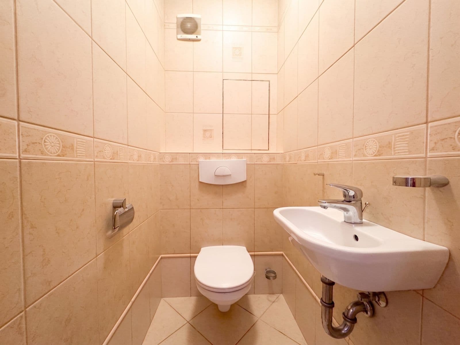 Pronájem bytu 3+kk 69 m², Nad Paloučkem, Beroun, Středočeský kraj Pronájem bytu 3+kk 69 m², Nad Paloučkem, Beroun, Středočeský kraj