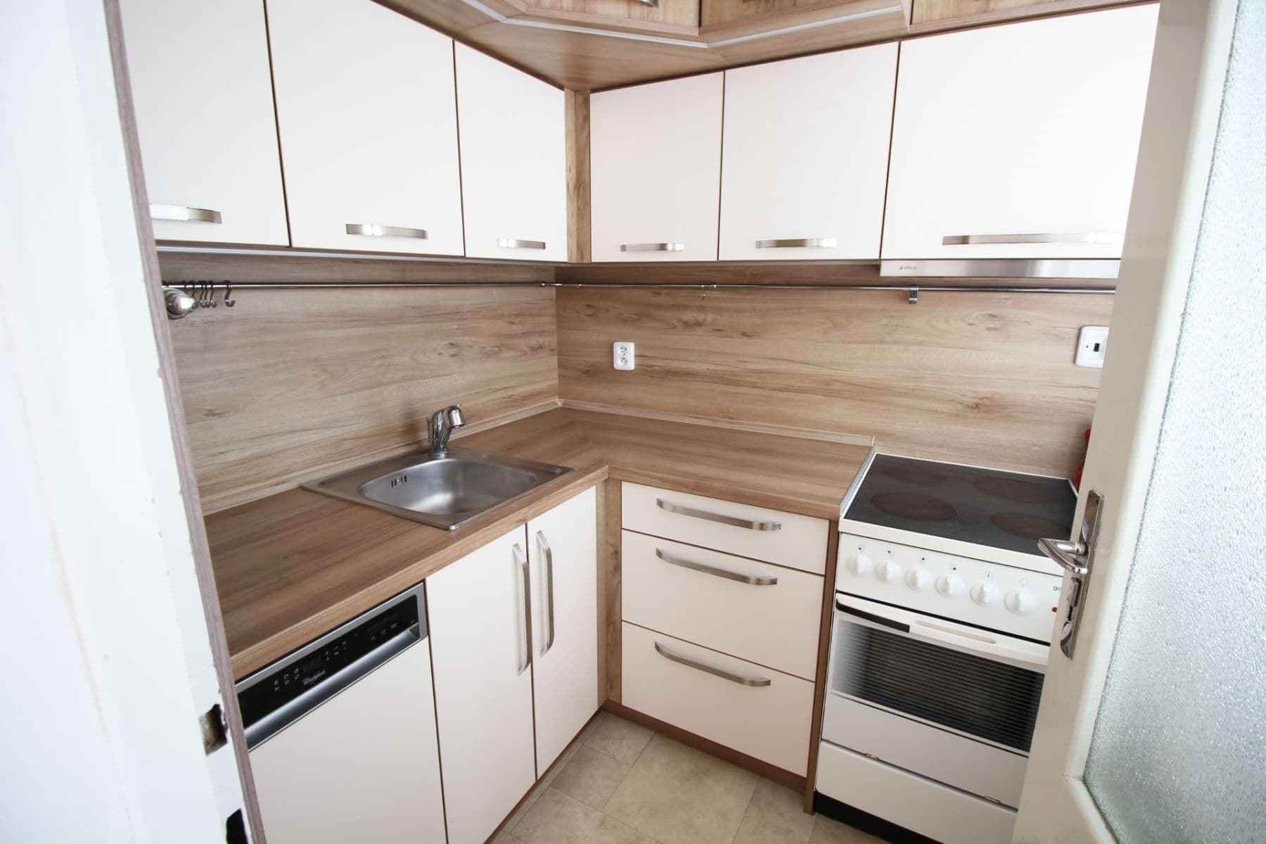 Pronájem bytu 4+kk 90 m², Barrandova, Kladno, Středočeský kraj Pronájem bytu 4+kk 90 m², Barrandova, Kladno, Středočeský kraj