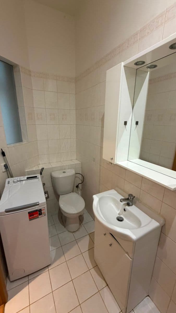 Pronájem bytu 1+1 41 m², Záhřebská, Praha, Praha Pronájem bytu 1+1 41 m², Záhřebská, Praha, Praha